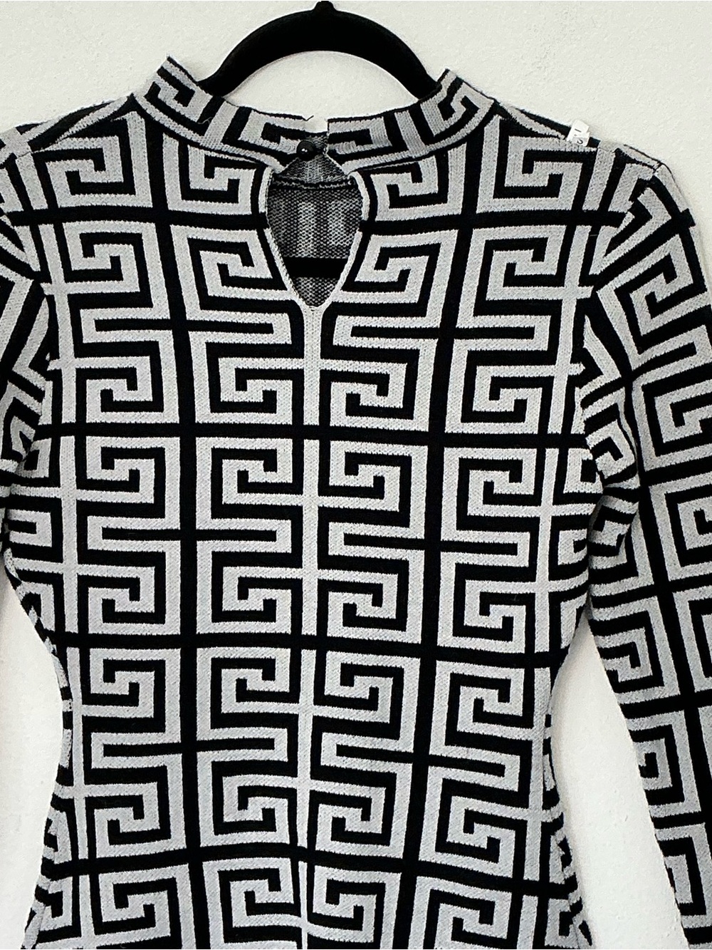 Black and White Geometric Knit Dress - Women's Long Sleeve Size Small - Picture 2 of 8